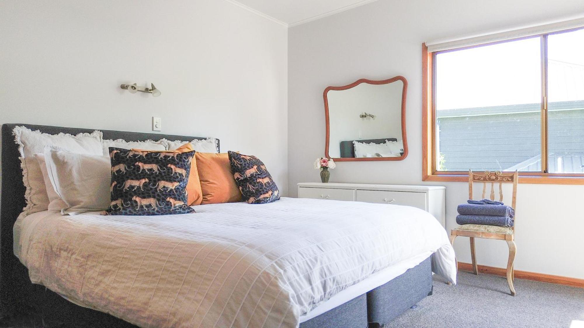 Large, Comfy, Stylish Apartment ハブロック・ノース エクステリア 写真