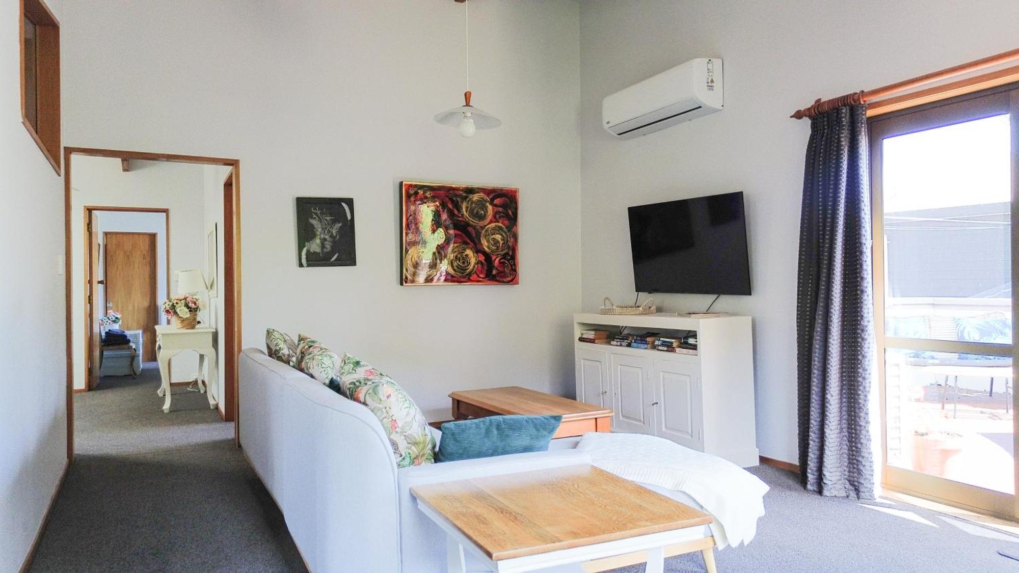 Large, Comfy, Stylish Apartment ハブロック・ノース エクステリア 写真